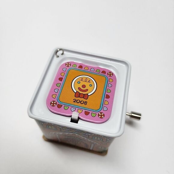 Hallmark Keepsake Christmas Ornament Pop Goes the Gingerbread Man Jackinthe Box - Picture 5 of 7